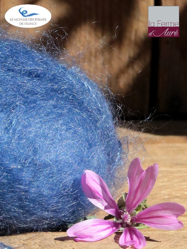 Laine Mohair et Soie coloris Bleu Pacifique, détail. Mohair des Ferme de France par la Ferme d'Auré