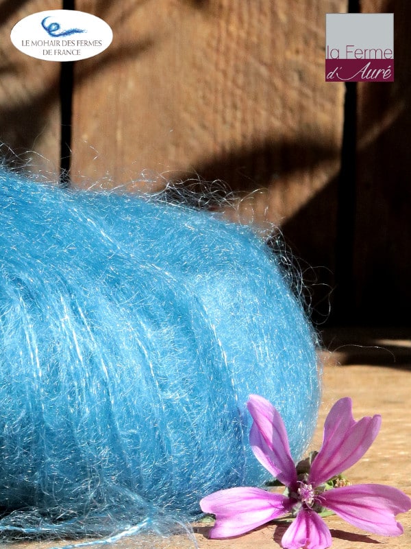 Laine Mohair et Soie coloris Bleuet, détail. Mohair des Ferme de France par la Ferme d'Auré