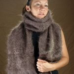 grande-echarpe-en-laine-marron-face