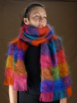 grande-echarpe-laine-mohair-multicolore-face