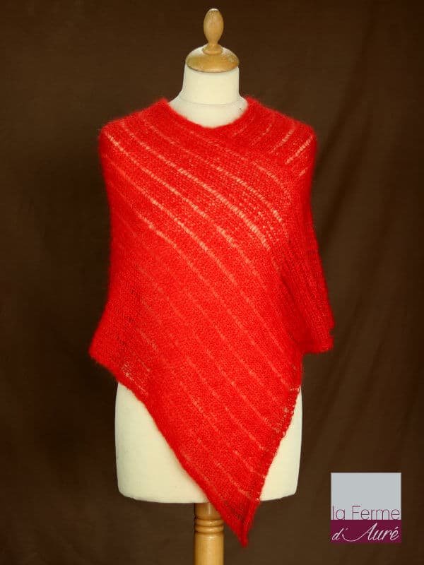 Poncho laine mohair et soie marron rouge ecarlate tricot main vue de face