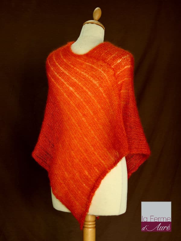 Poncho laine mohair et soie fait main orange cuivré vue de dos