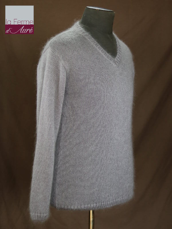 Pull mohair homme gris clair de profil