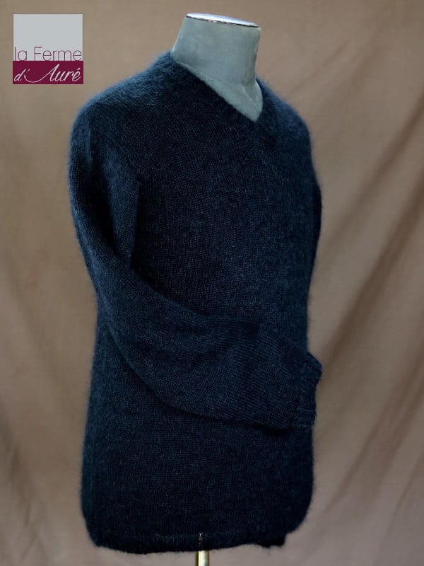 Pull mohair homme noir de profil