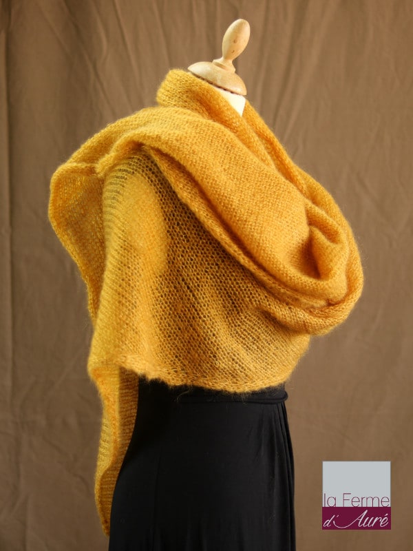 chale mohair & soie jaune moutarde par la Ferme d'Auré - Chale tricot en laine mohair