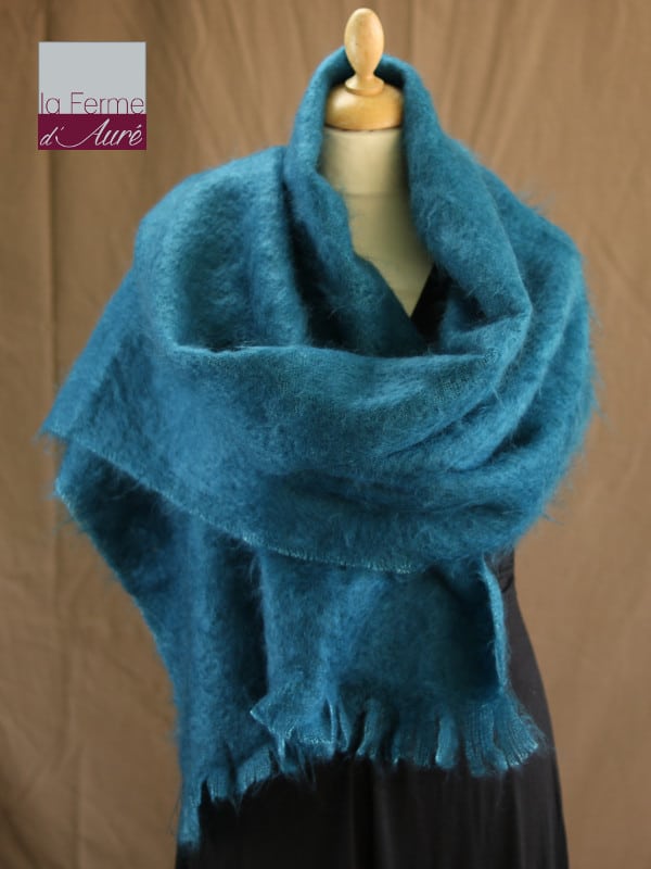 Echarpe en cachemire tricoté bleu roi