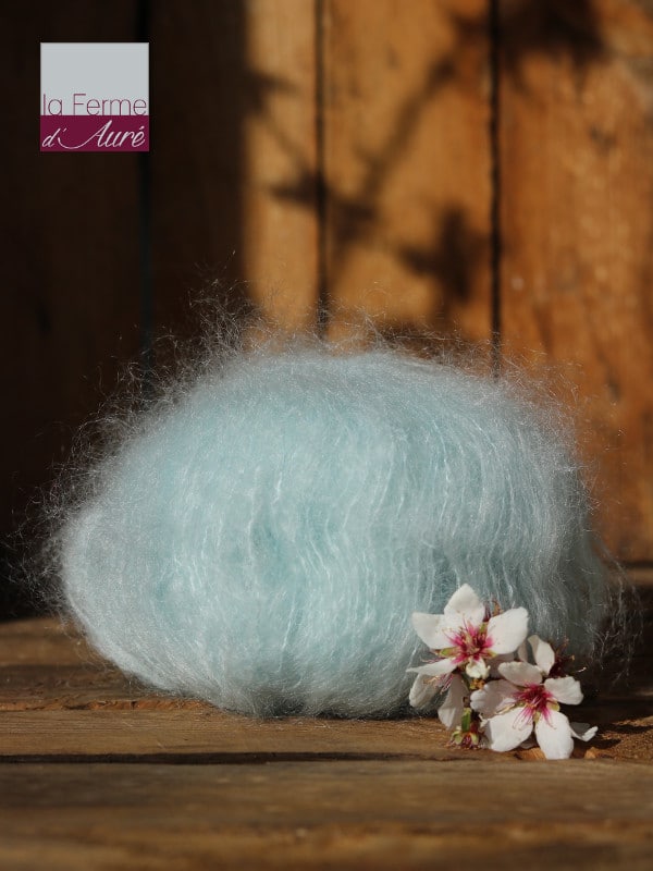 Pelote de laine pur mohair bleu pastel - Mohair de la Ferme d'Auré