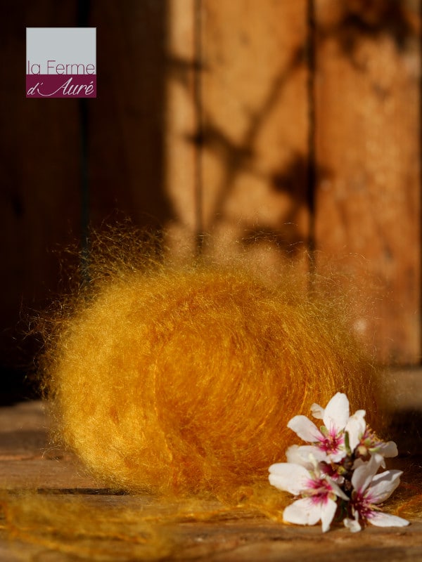 Pelote de laine pur mohair jaune moutarde - Mohair de la Ferme d'Auré