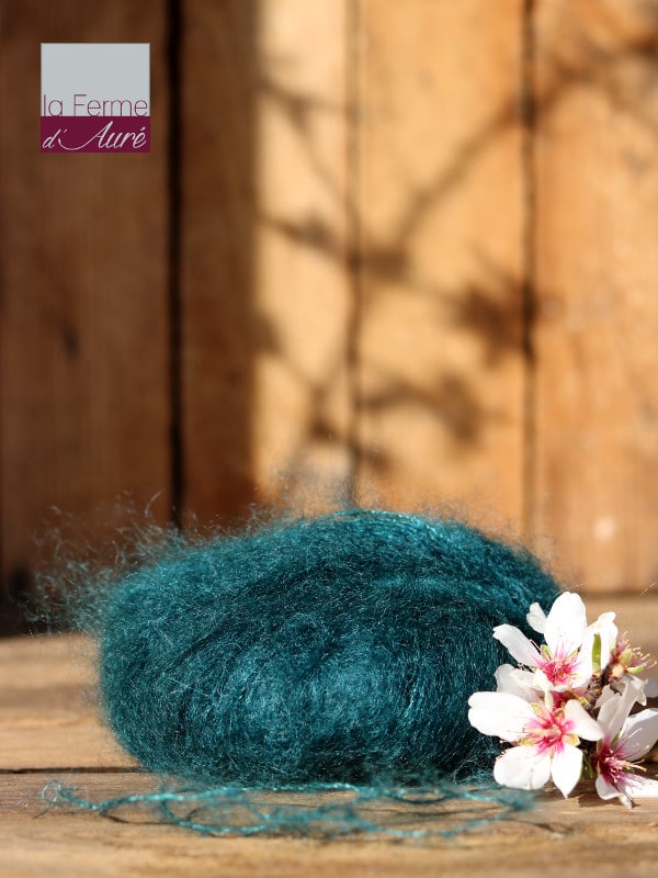 Pelote de laine mohair et soie bleu paon - Mohair de la Ferme d'Auré