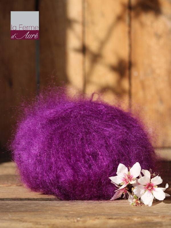 Pelote de laine pur mohair violet cardinal - Mohair de la Ferme d'Auré
