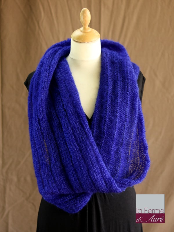 snood-mohair-soie-bleu-encre-ferme-aure-2