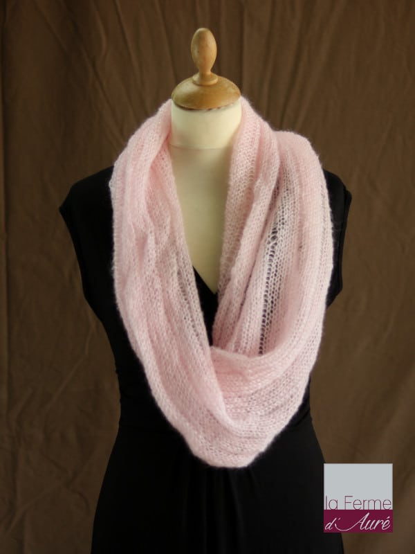 snood-mohair-soie-rose-poudre-ferme-aure-2