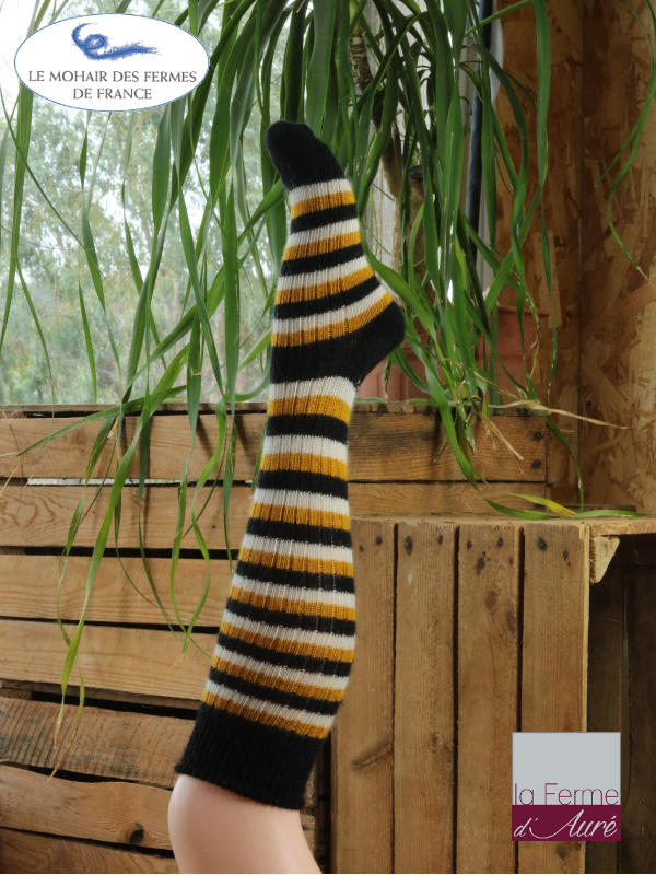 chaussettes-hautes-rayees-laine-mohair-ferme-noires-jaunes-1