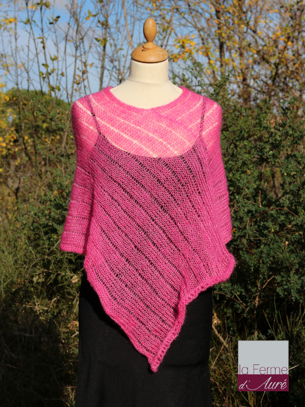 Poncho laine mohair et soie rose bonbon par la Ferme d'Auré