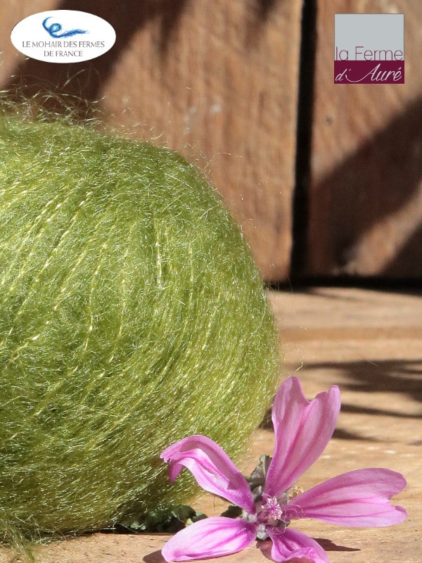 Laine Mohair et Soie coloris Vert Mousse, détail. Mohair des Ferme de France par la Ferme d'Auré