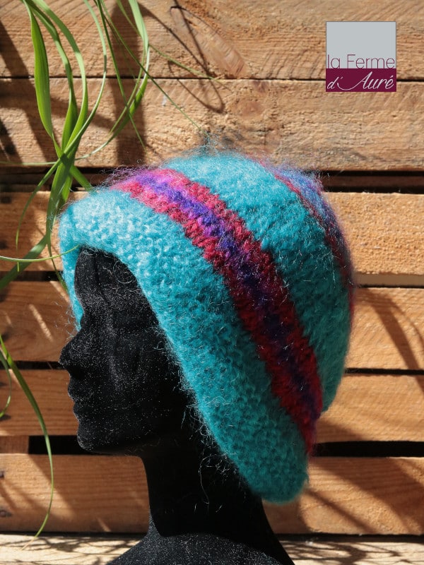 Bonnet en laine mohair tricoté main en Mohair des Fermes de France par la Ferme d'Auré. Pièce unique