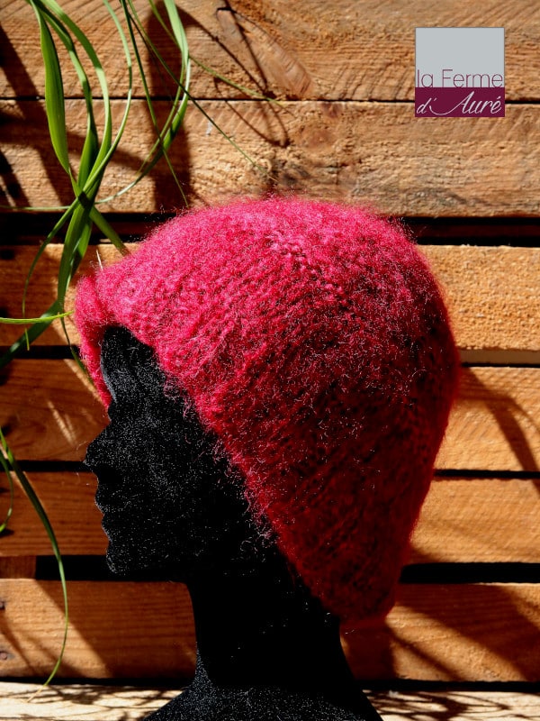 Bonnet en laine mohair tricoté main en Mohair des Fermes de France par la Ferme d'Auré. Pièce unique