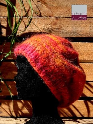 Bonnet en laine mohair et soie tricoté main en Mohair des Fermes de France par la Ferme d'Auré. Pièce unique