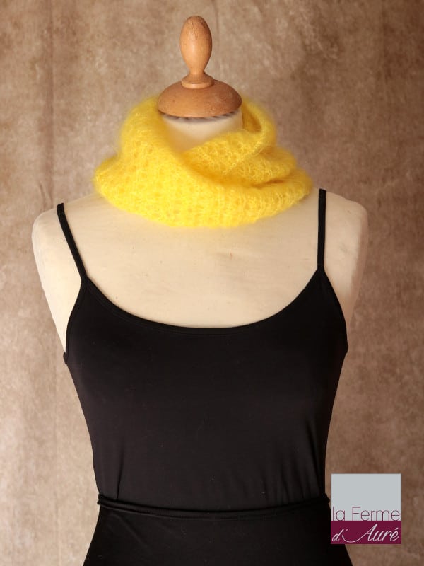 col snood tour de cou laine mohair de france - fait Main - coloris jaune - detail
