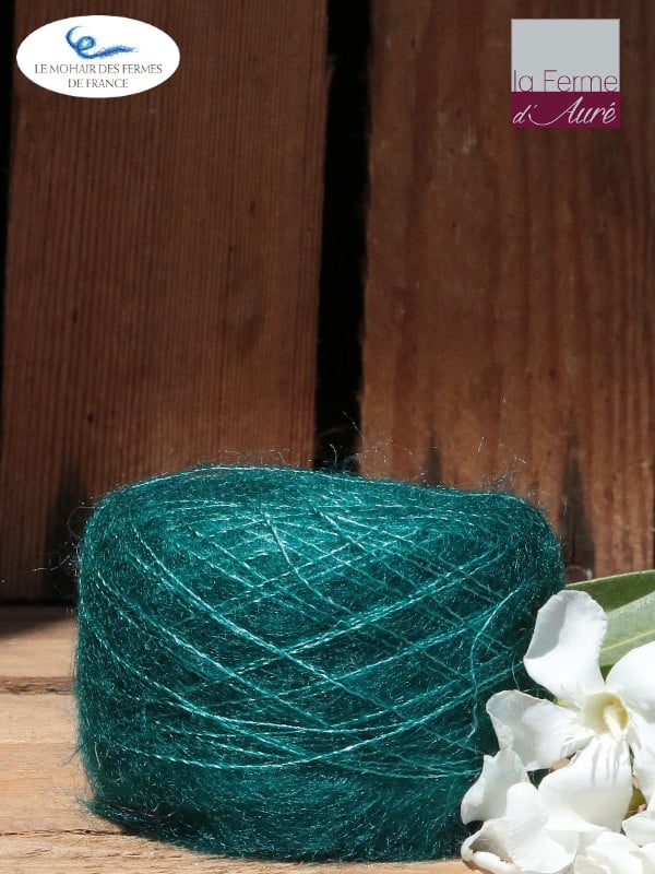 Laine Mohair et Soie Plume coloris Vert Pin. Mohair des Ferme de France par la Ferme d'Auré
