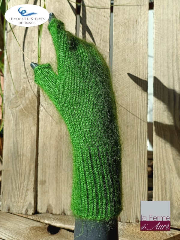mitaines-mohair-soie-vert-avocat-mohair-fermes-de-france-1 Mitaines mohair et soie vert avocat en Mohair des fermes de France - détail1